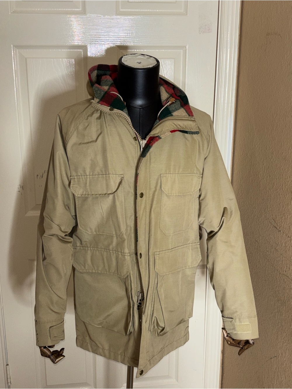 Vintage Woolrich Parka Khaki Red Plaid Wool Lined Coat Jacket USA Hooded Medium